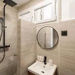 Renovated Property Near The Louvre
