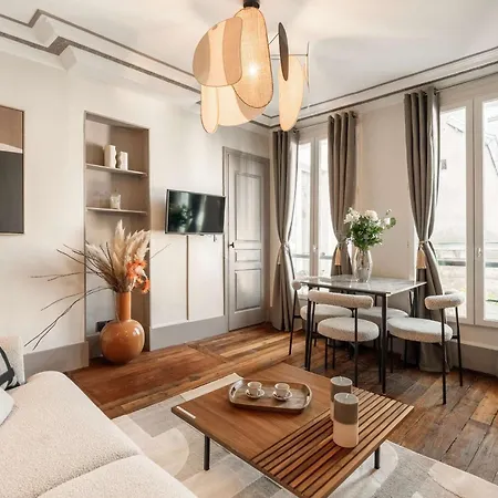 Renovated Near The Louvre Parigi