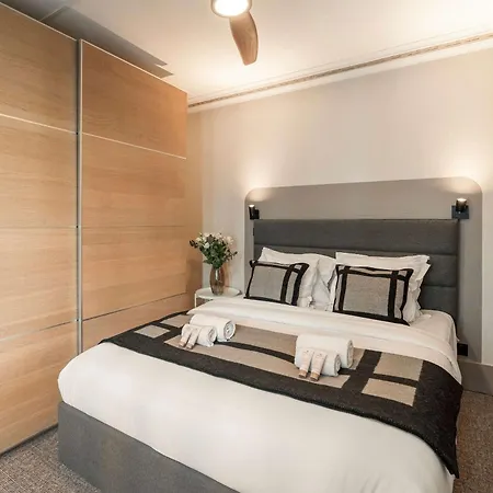 Appartamento Renovated Near The Louvre Parigi