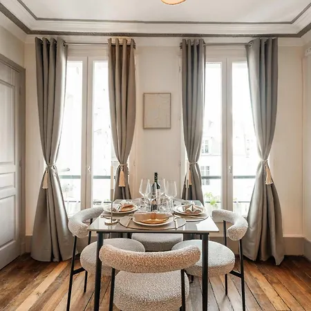Renovated Near The Louvre *