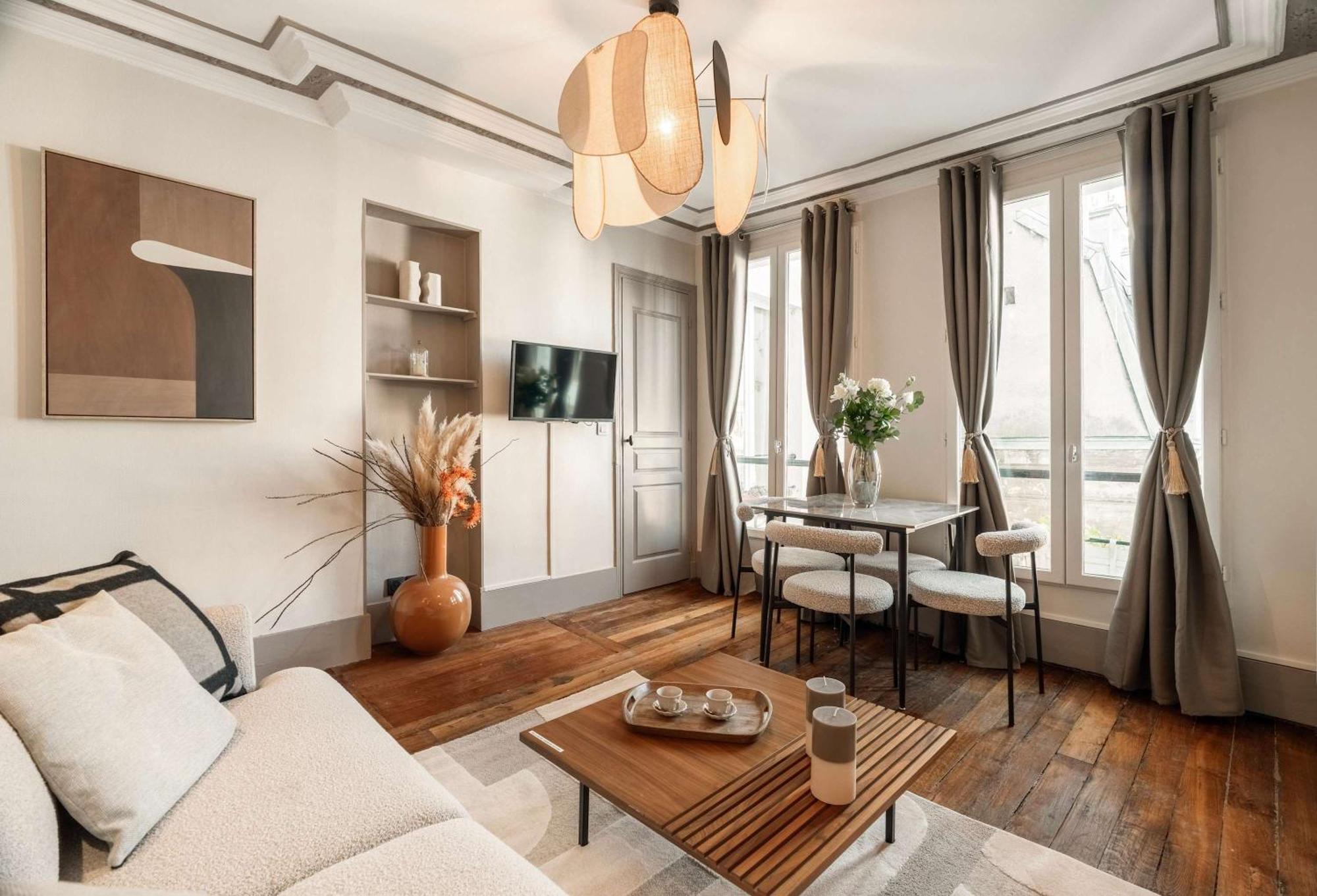 Renovated Near The Louvre Parigi