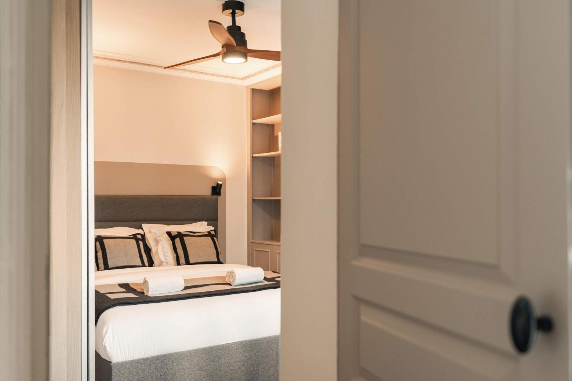 Renovated Near The Louvre Parigi